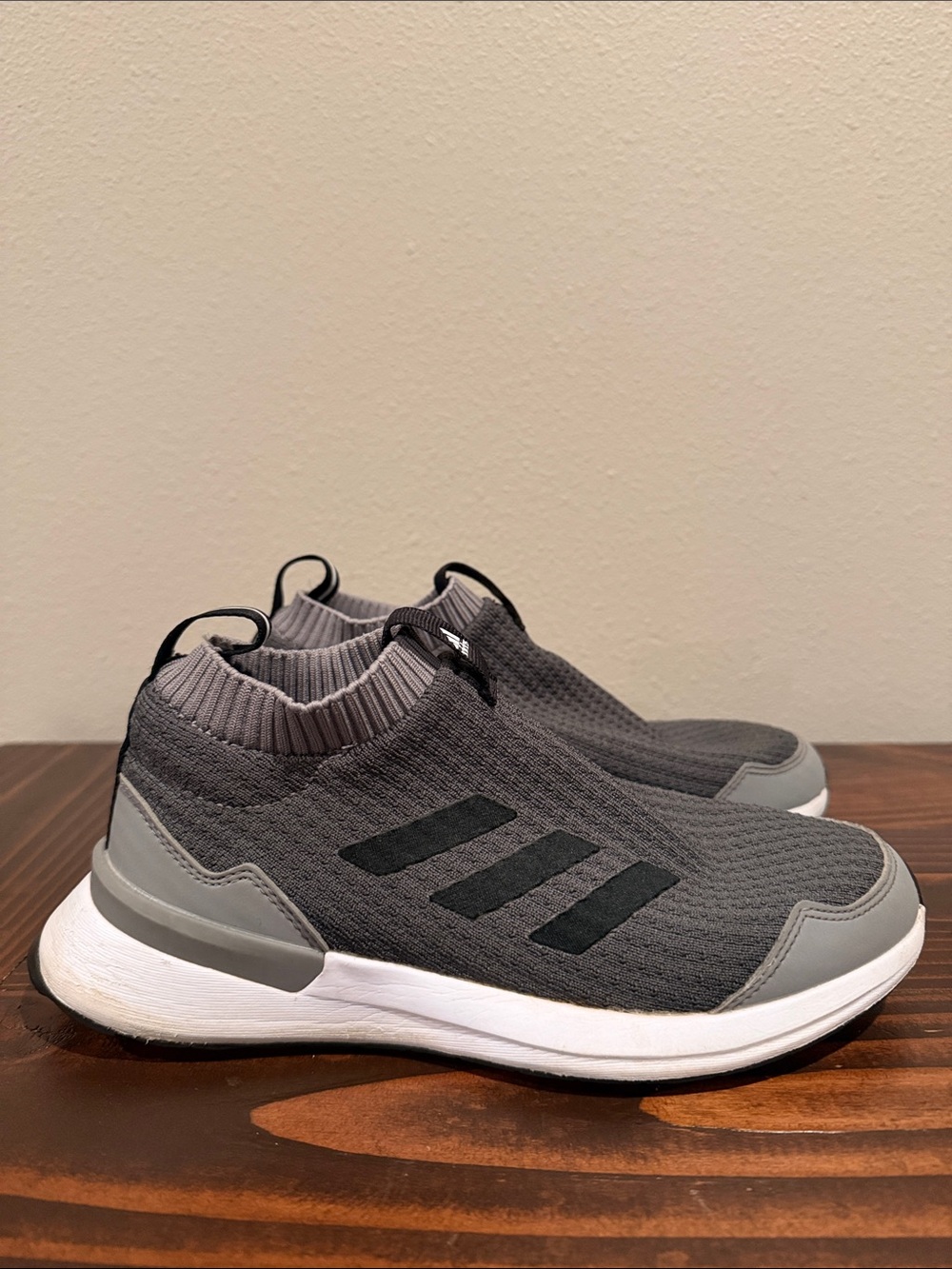 Adidas CloadFoam Slip On Size: 4